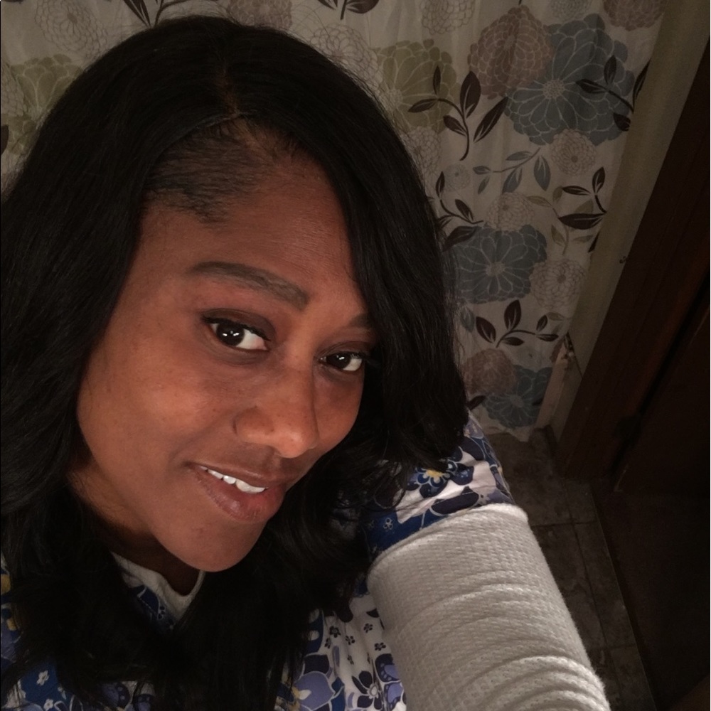 Meet your Posher, Casandra