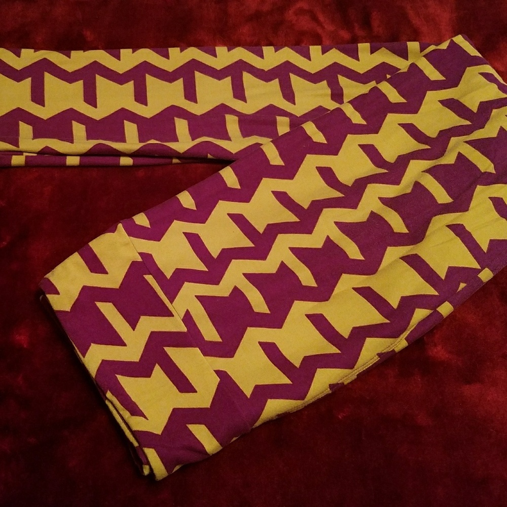 OS purple and mustard LLR leggings