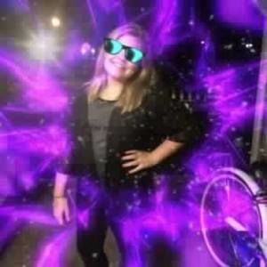 Meet your Posher, Hayley