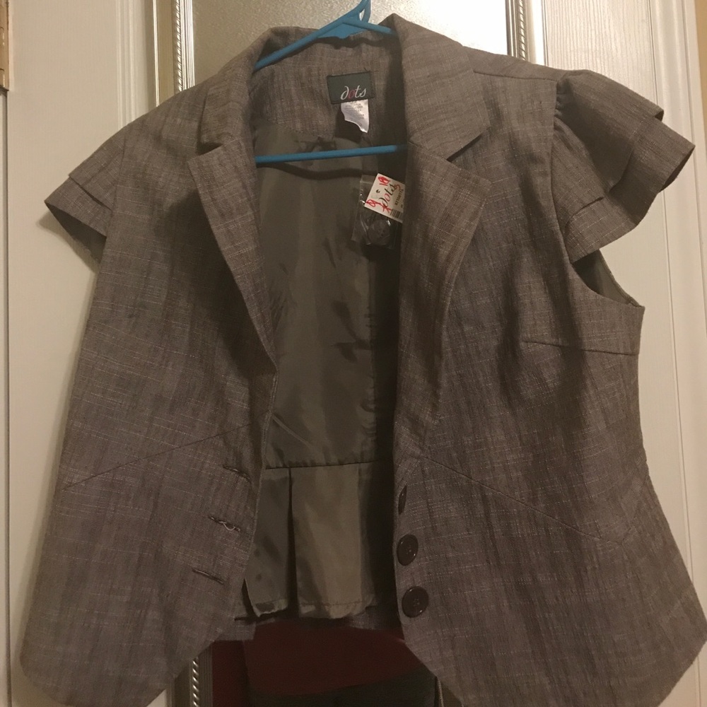 Short sleeve light brown blazer