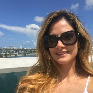 Meet your Posher, Yanet