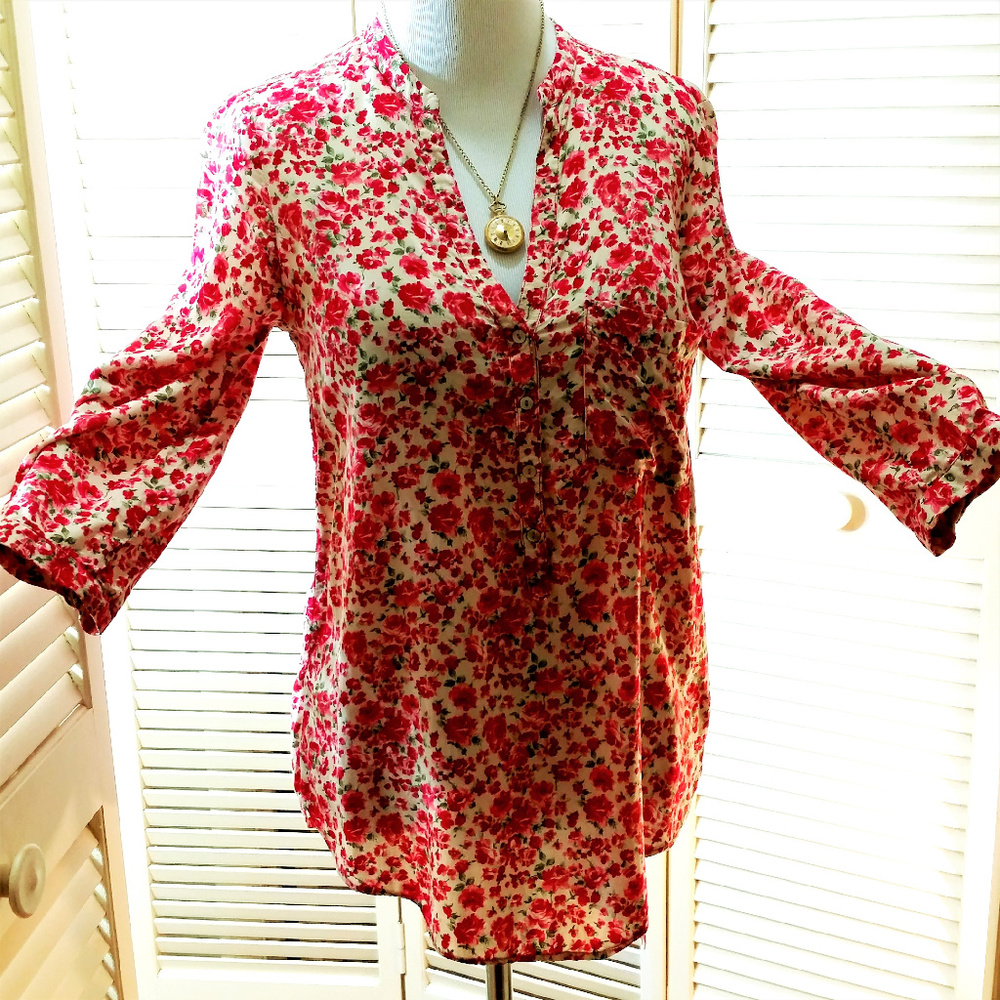 *ZARA* Pretty, soft floral contrasting blouse