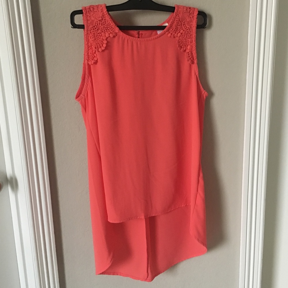 Francesca's hi-low Coral Lace Tank Top
