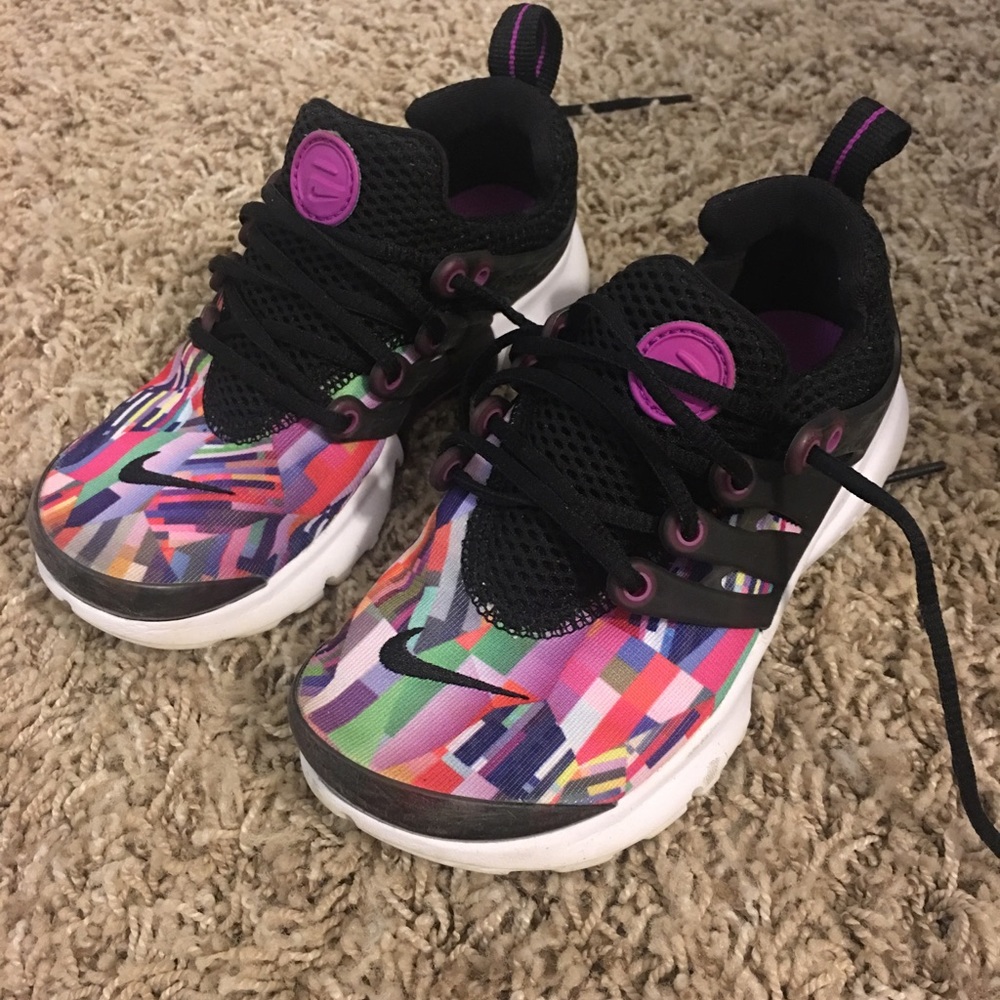 Child 12 Nike sneaker