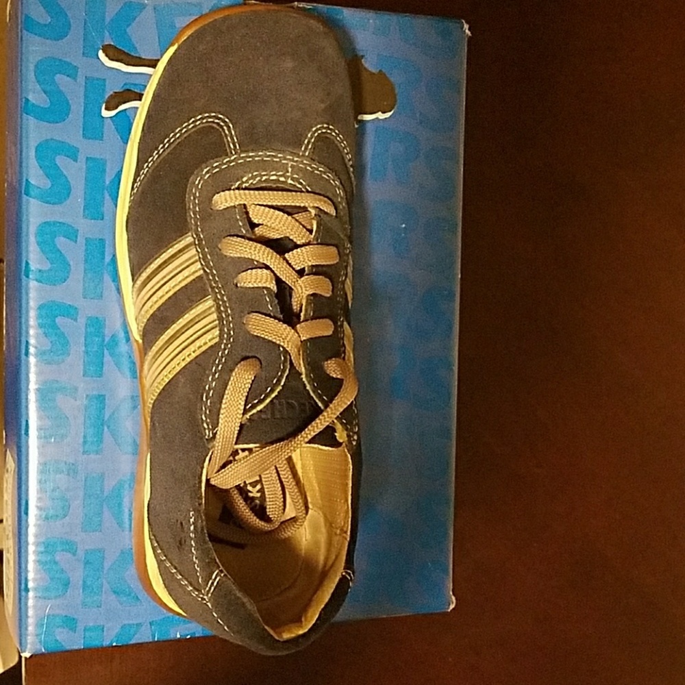 Skechers Suede Shoes - In Navy Blue.