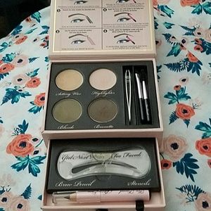 Too faced Brow Envy