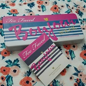 Too faced Bonjour contour pallet