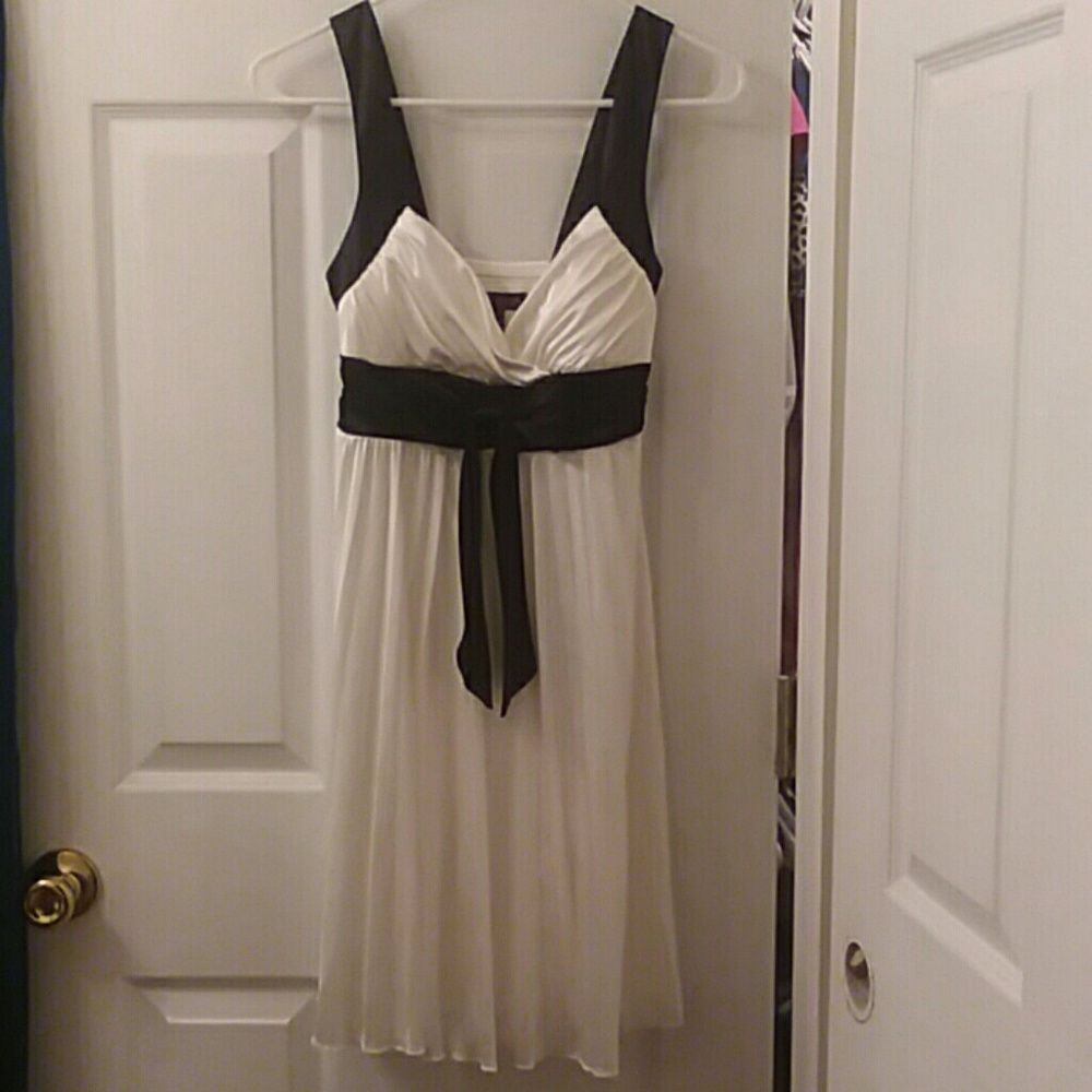 Cream & Black Satin Dress Size Small