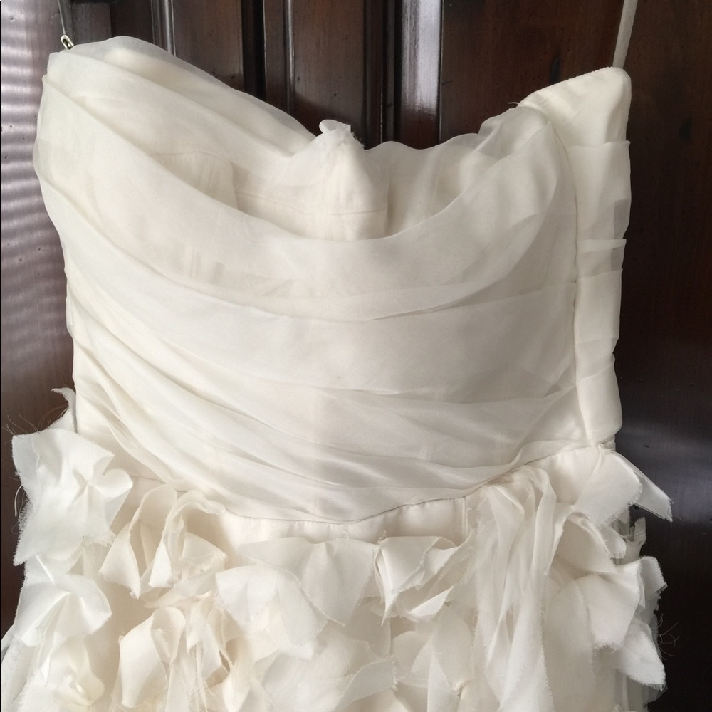 Authentic Monique Lhullier wedding dress - Picture 4 of 10