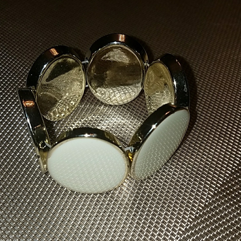 statement bracelet!!💫