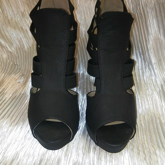 *SOLD* New Women's Strappy Heel Shoes - Picture 4 of 8