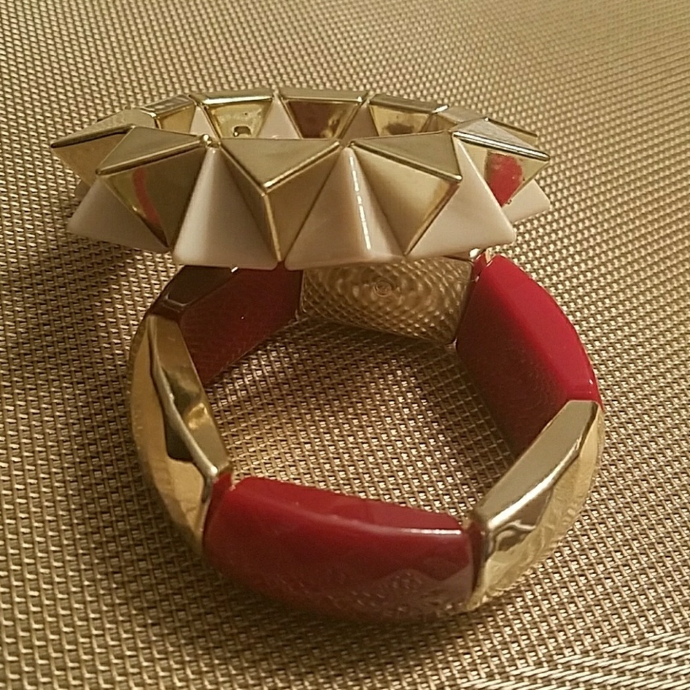 set of 2 statement bracelet!!