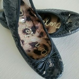 Sam Edelman Flats snake skin print size 5