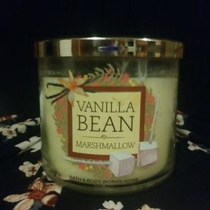 Vanilla Bean Marshmallow candle Bath & Body Works