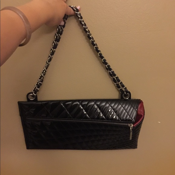 Chanel - Picture 3 of 8