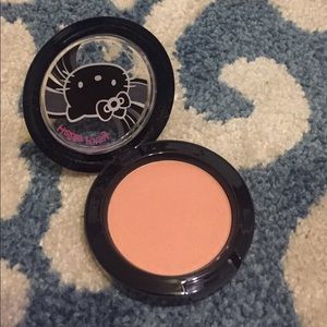 MAC HELLO KITTY POWDER BLUSH