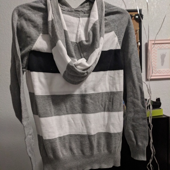 Mens rue21 sweater - Picture 3 of 3