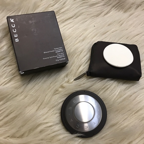 BECCA Perfect Skin Mineral Powder Foundation - Picture 3 of 8