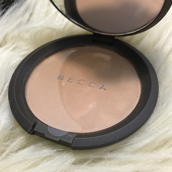 BECCA Perfect Skin Mineral Powder Foundation - Picture 6 of 8