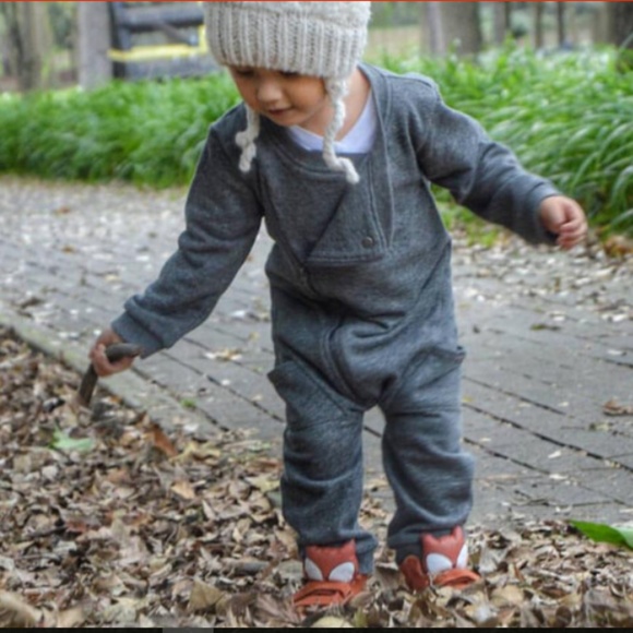 Heathered gray one piece baby boy girl outfit - Picture 3 of 6