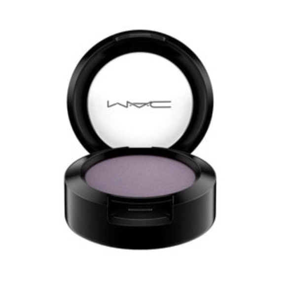 MAC eyeshadow in ‘scene’ - Picture 2 of 8