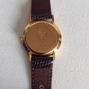 gucci watch markings