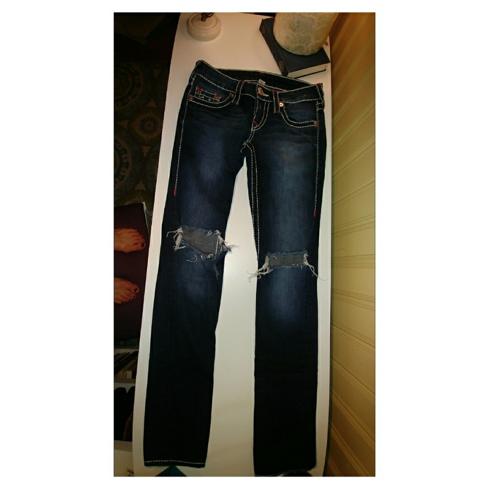 FREE w Bundle. True Religion Skinny Big T Jeans