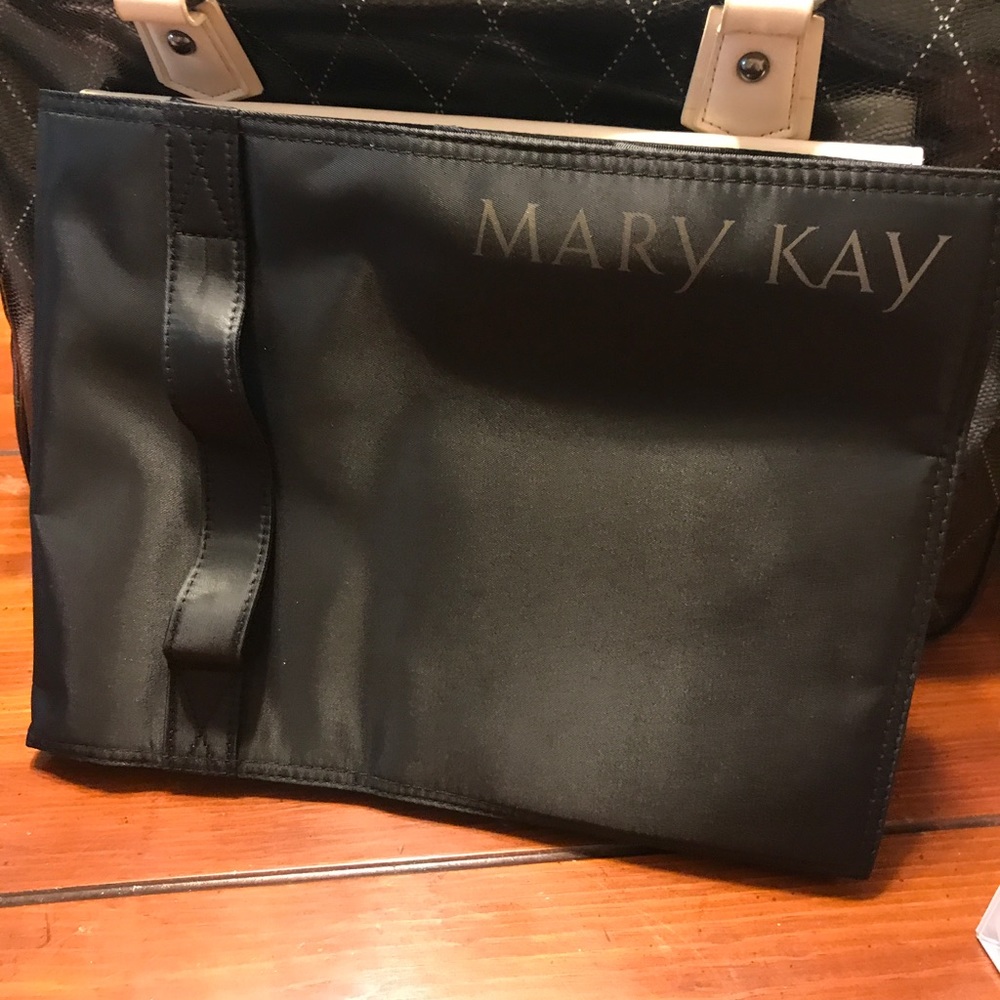 Mary Kay Travel Roll Up Bag - Picture 2 of 2