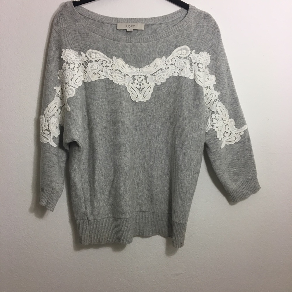 Grey LOFT Ann Tylor sweater with white lace! 🌟