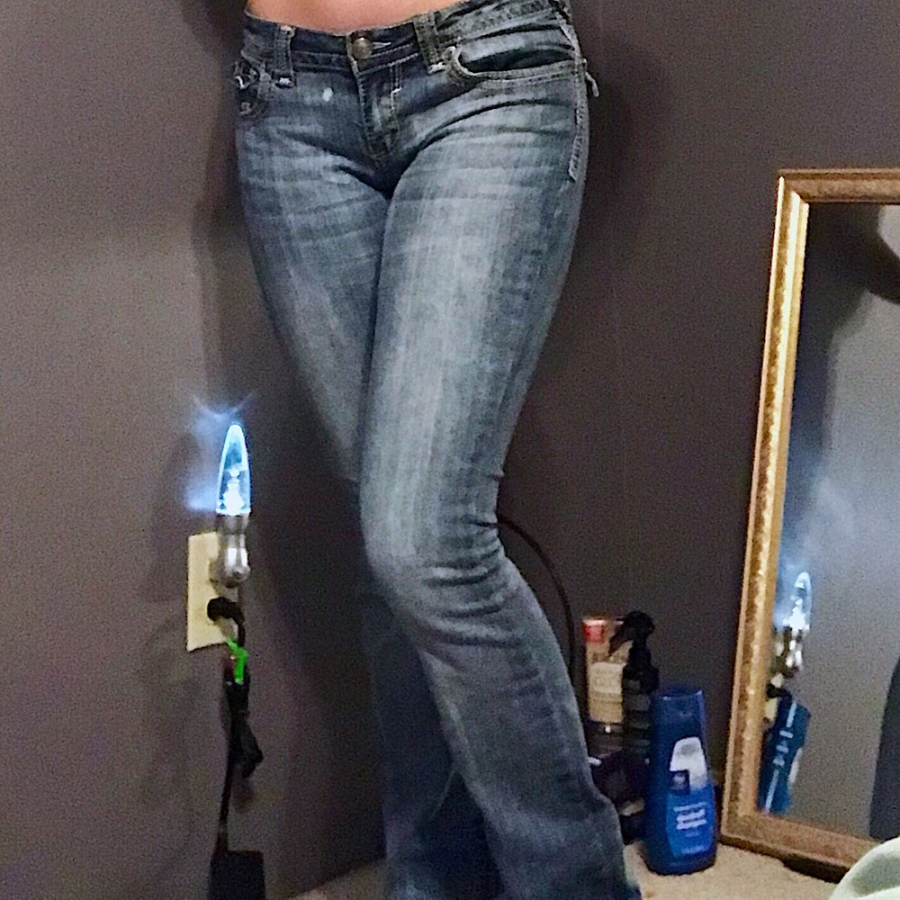 Boot-cut Jeans 👖 - Picture 2 of 2