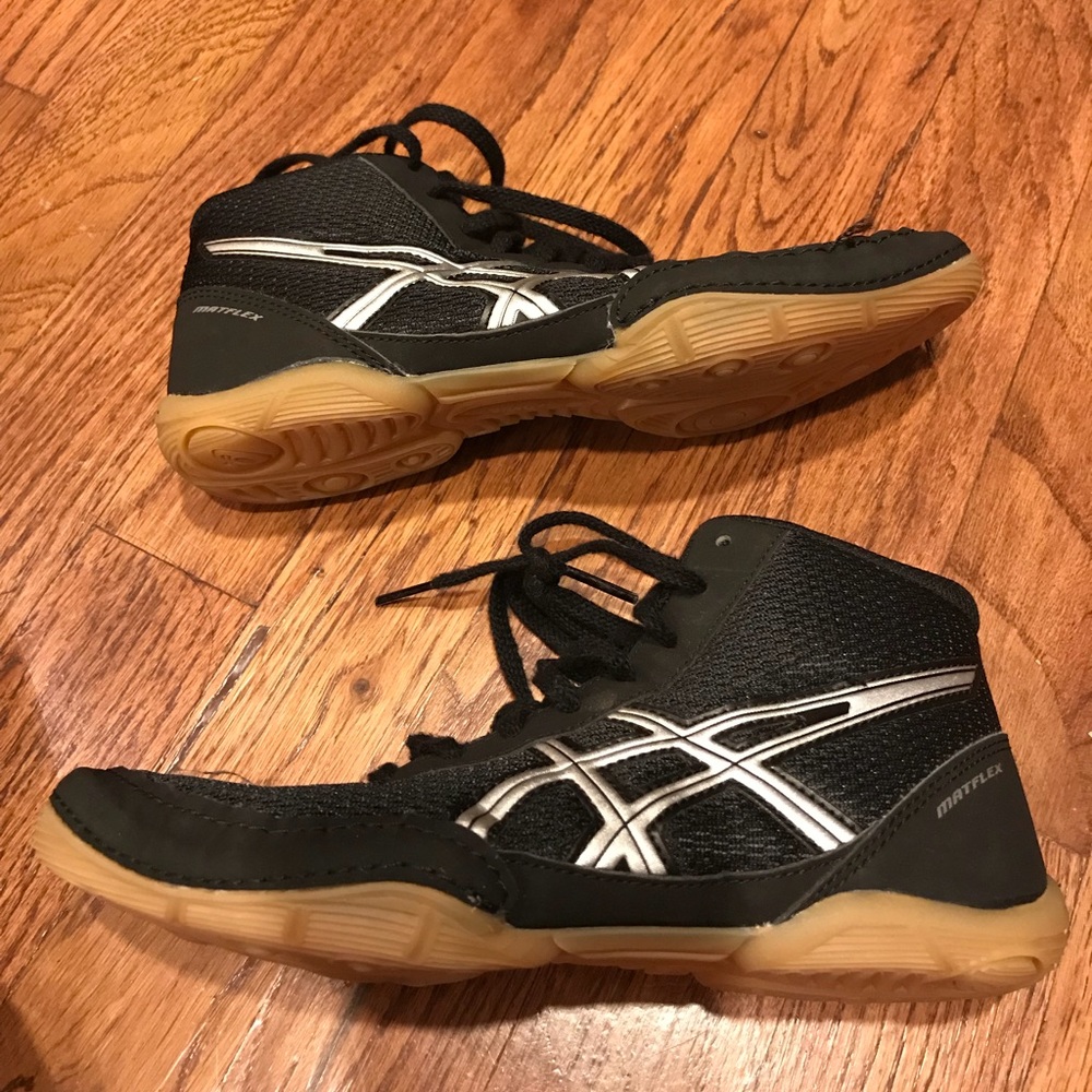 ASICS Matflex 5 boys wrestling shoes
