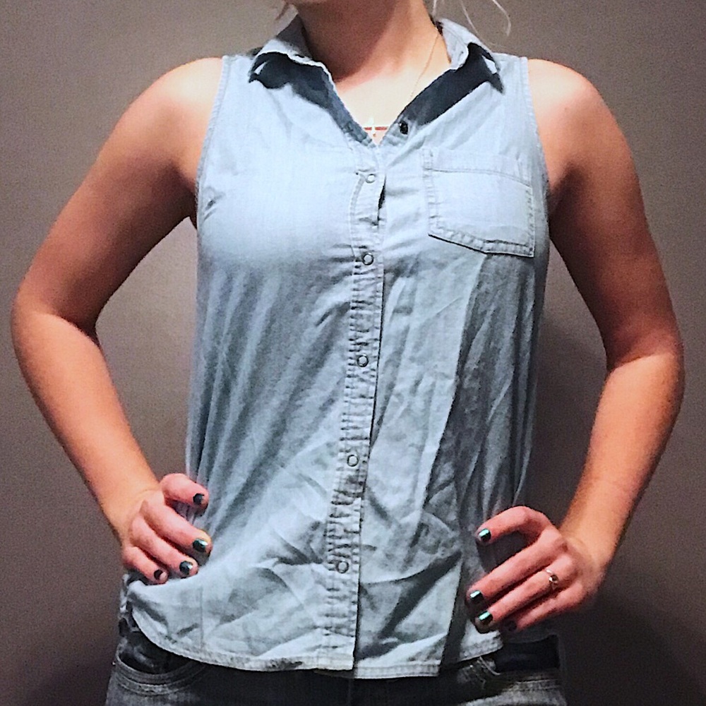 Peek a boo back top💙