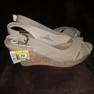 Women Cream Slingback Wedges