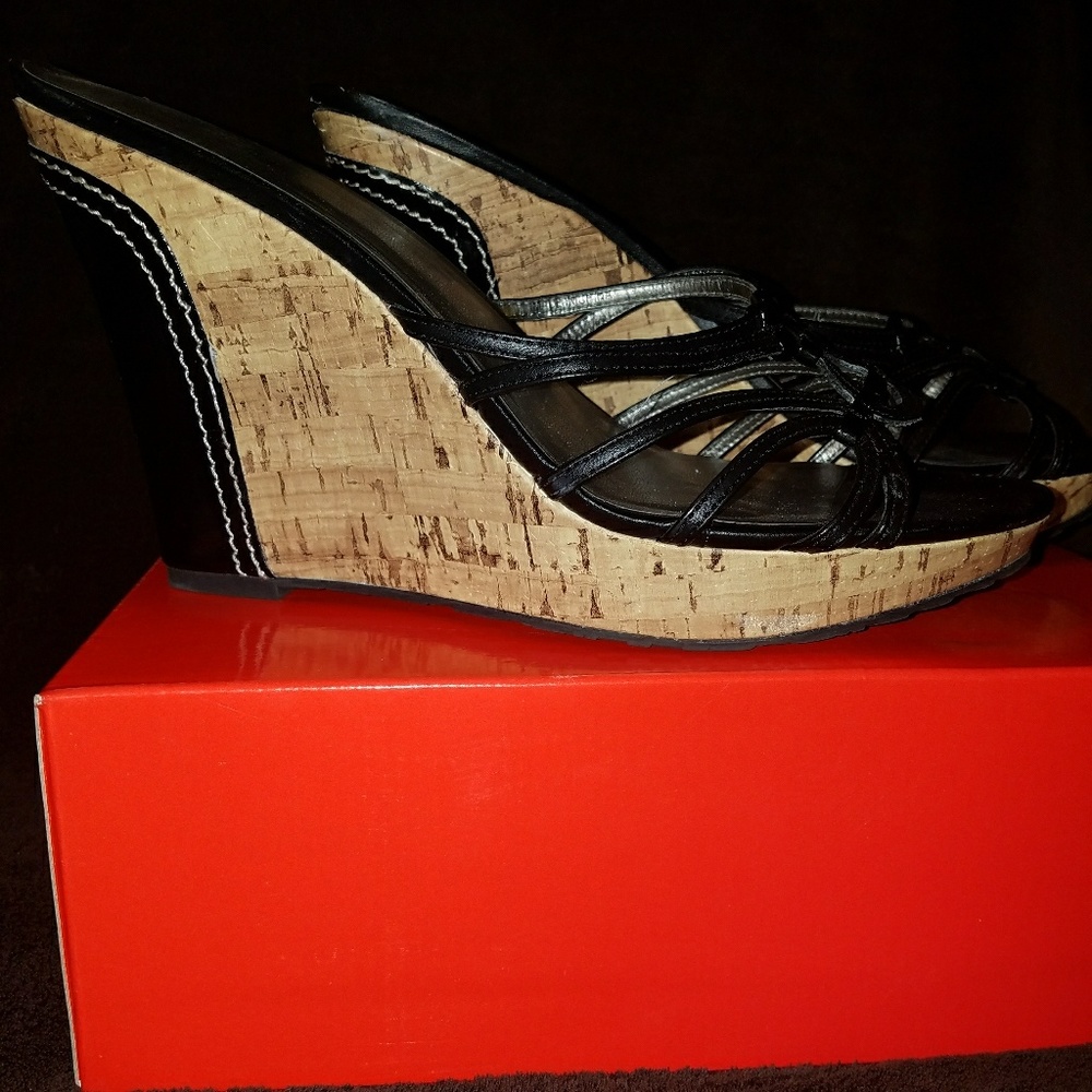 Black cork wedges