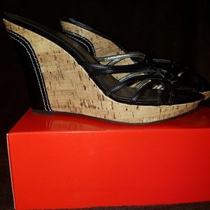 Black cork wedges