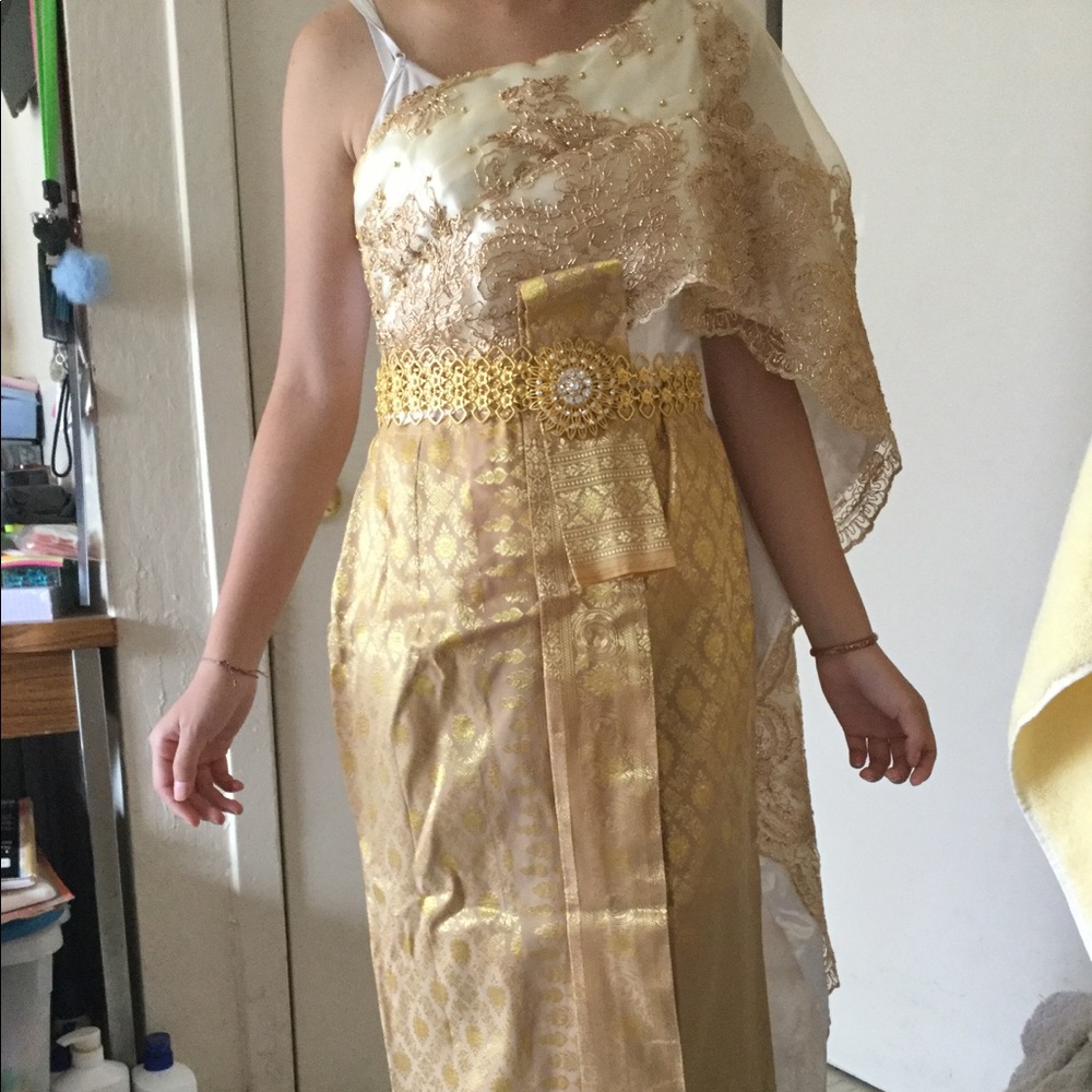 Selling this Thai Outfit!!