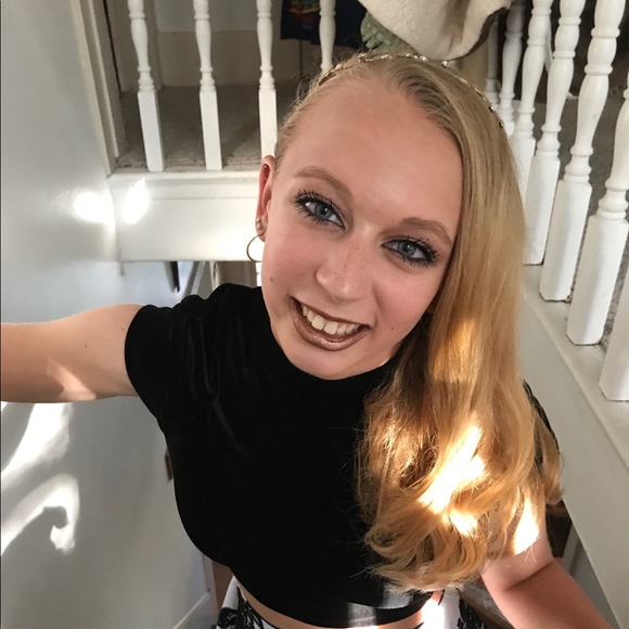 Meet your Posher, Audrey - Picture 1 of 1