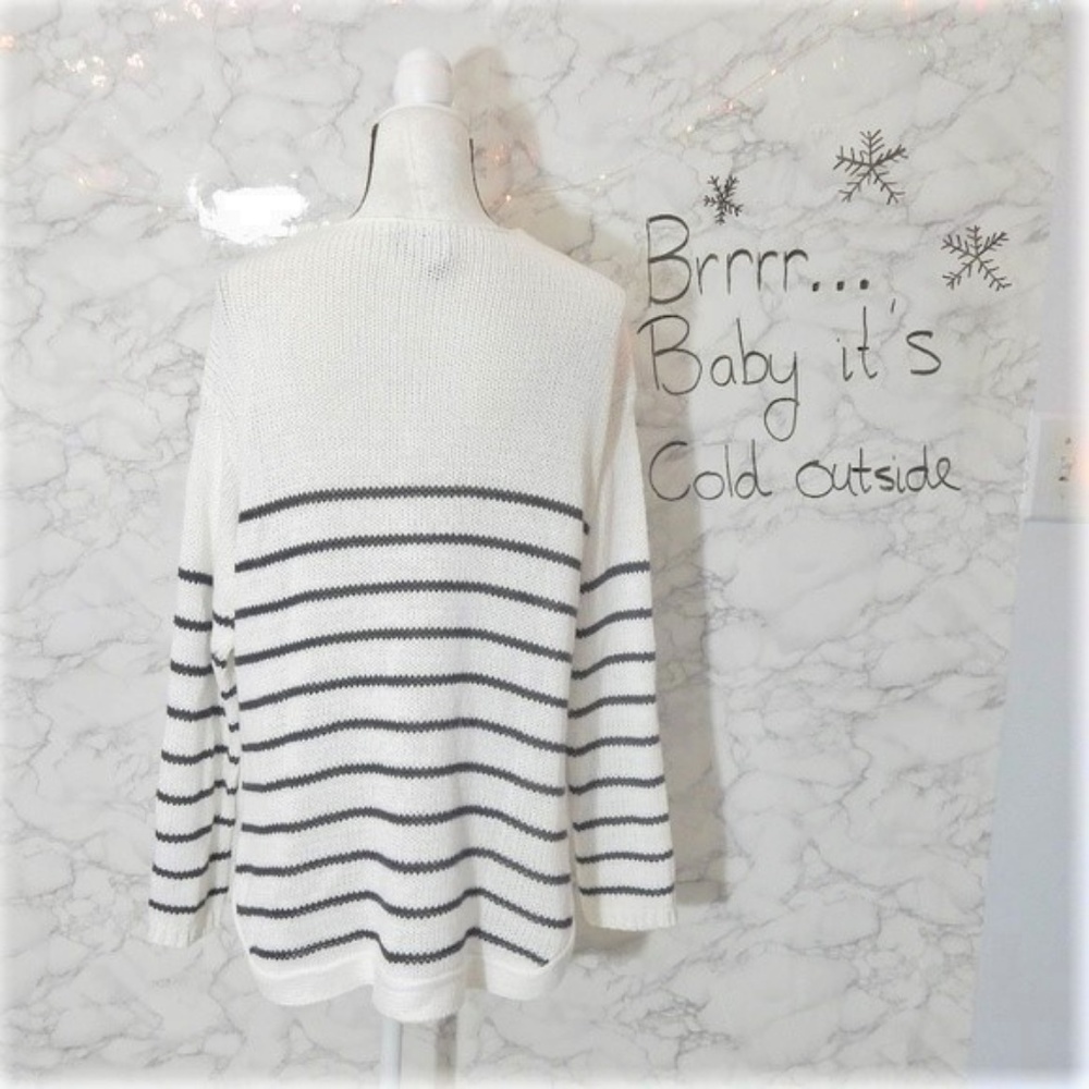 Francesca's Striped V-Neck Sweater - Picture 4 of 4