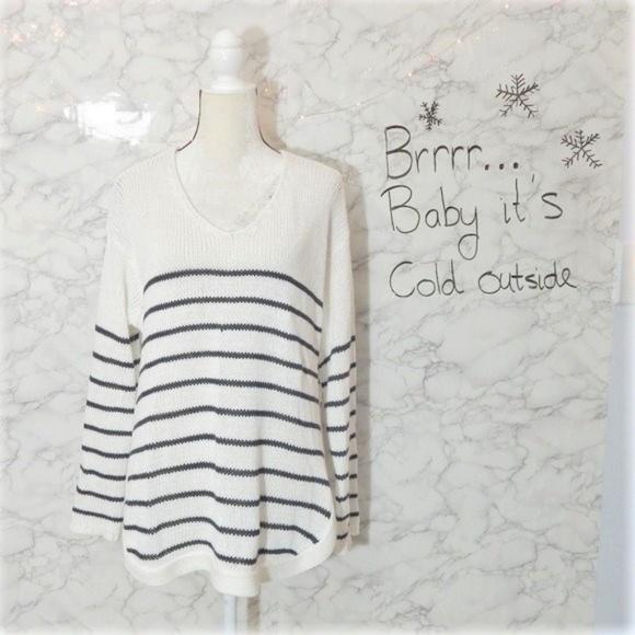 Francesca's Striped V-Neck Sweater - Picture 2 of 4