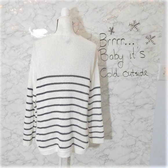 Francesca's Striped V-Neck Sweater - Picture 4 of 4