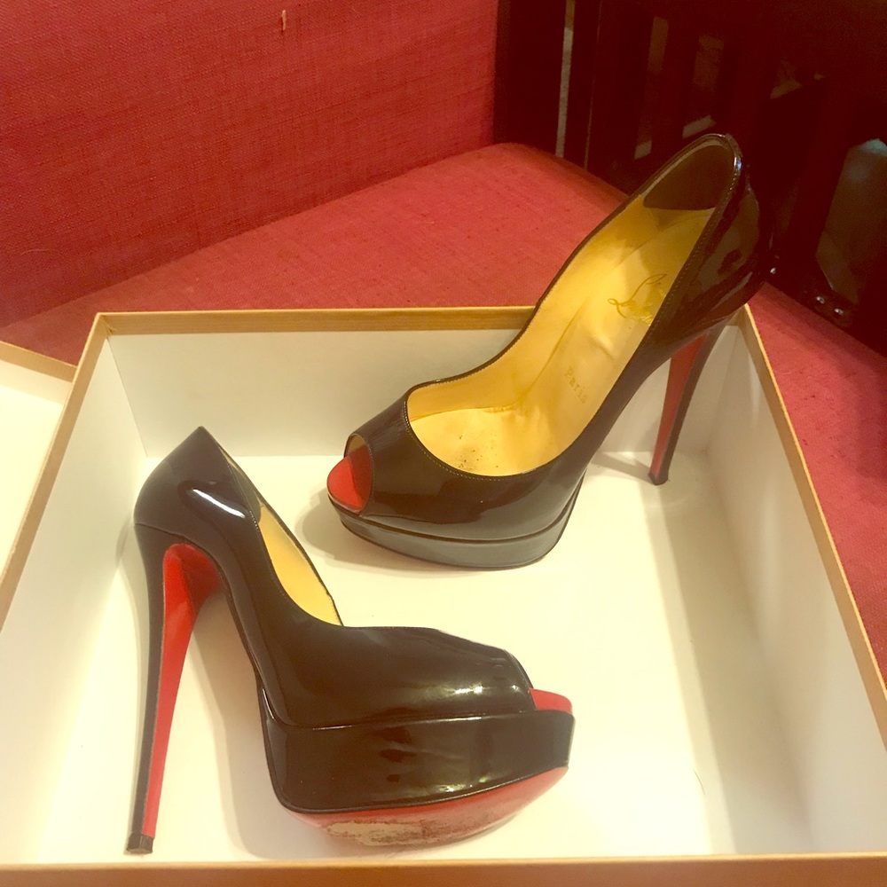 Size 37 1/2 stiletto loubutins “red bottoms”