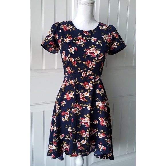 Adorable Floral High Low Dress - Picture 4 of 7