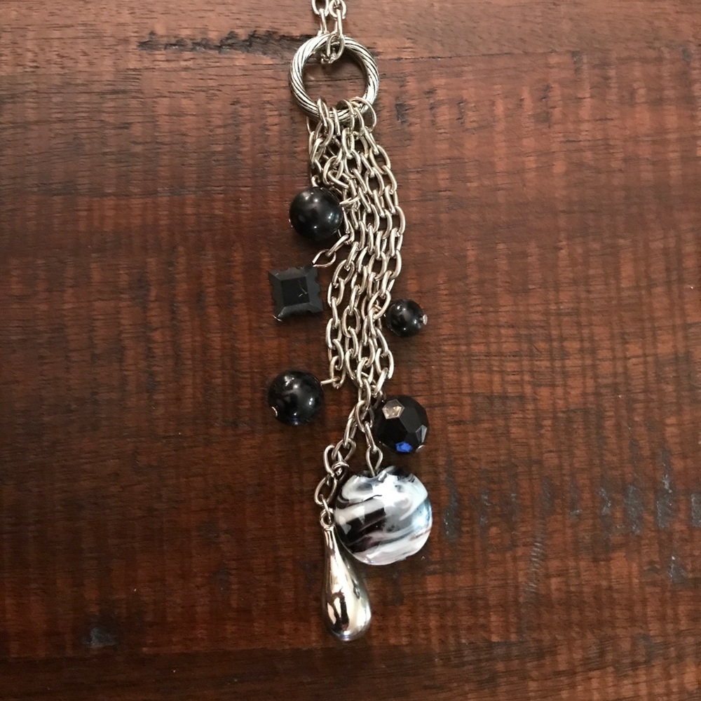 ‼️LAST DAY‼️NWT~ Pendant Necklace & Earrings - Picture 3 of 5