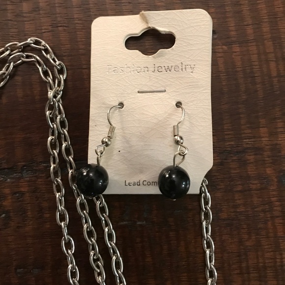 ‼️LAST DAY‼️NWT~ Pendant Necklace & Earrings - Picture 4 of 5