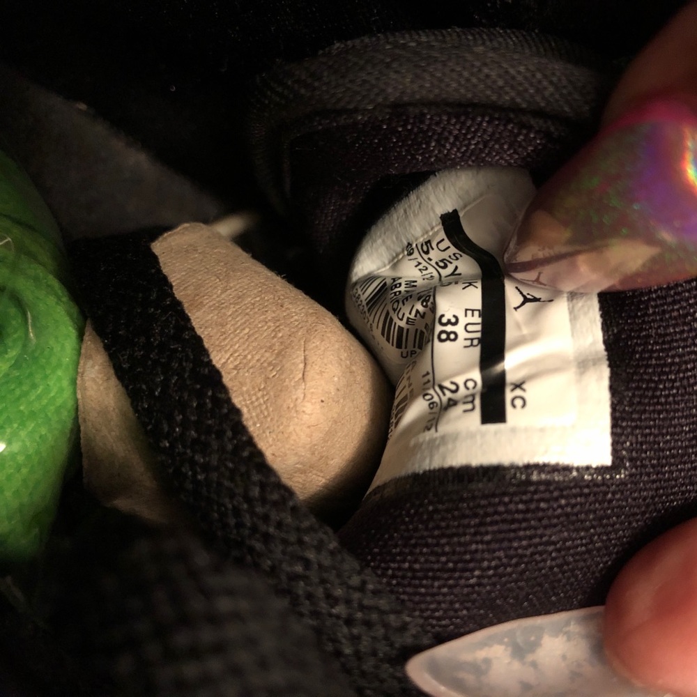Jordan’s size 5.5Y Joker 1’s - Picture 5 of 5
