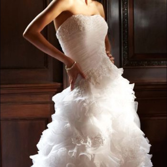 NWT beautiful wedding gown sz 2 - Picture 2 of 4