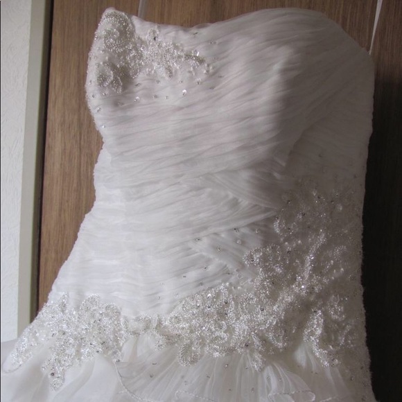 NWT beautiful wedding gown sz 2 - Picture 3 of 4