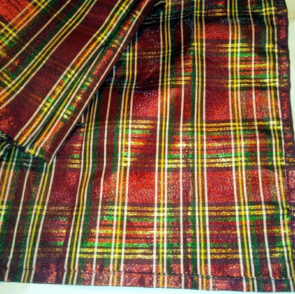 4 Shiny Holiday Place Mats~LIKE NEW - Picture 2 of 6