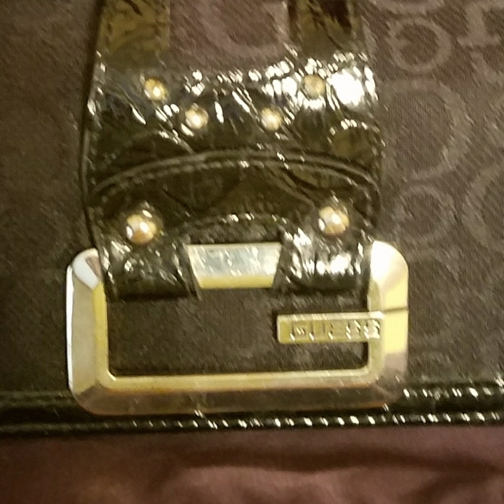 Guess wallet. Snap missing price reflects