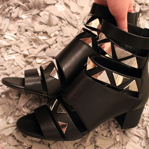 NEW! in box geniune​ leather from runway - Picture 6 of 6